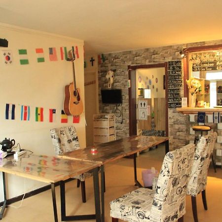 First Met Backpackers Hostel เฉิงเต๋อ ภายนอก รูปภาพ