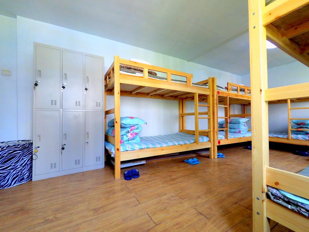 First Met Backpackers Hostel เฉิงเต๋อ ภายนอก รูปภาพ