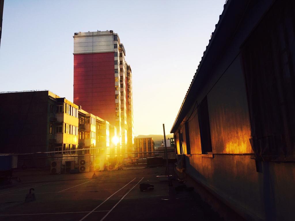 First Met Backpackers Hostel เฉิงเต๋อ ภายนอก รูปภาพ