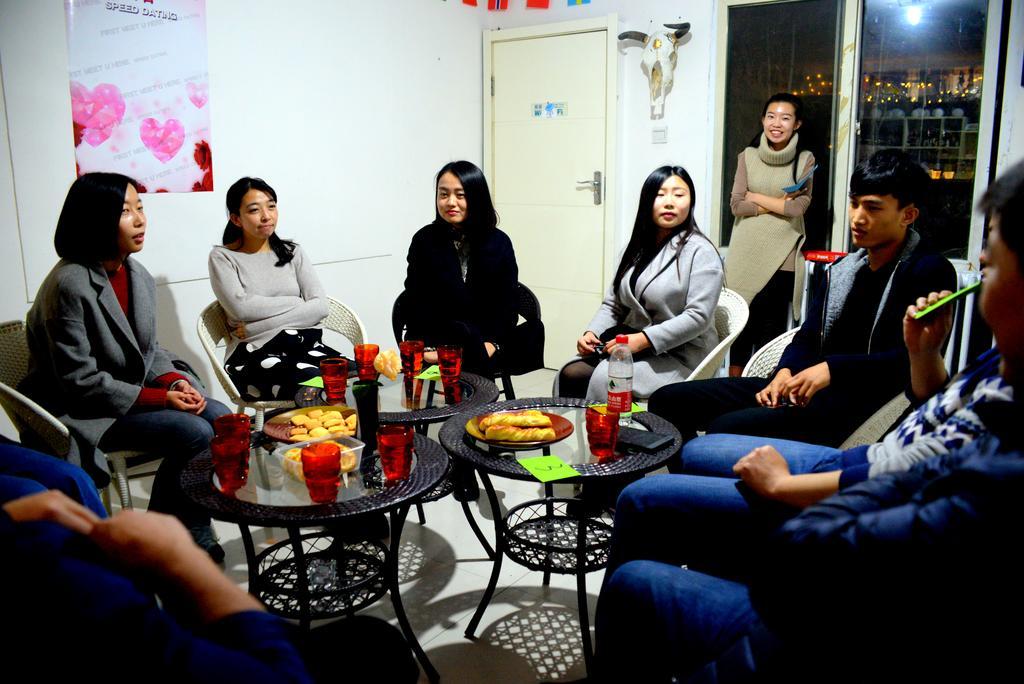 First Met Backpackers Hostel เฉิงเต๋อ ภายนอก รูปภาพ