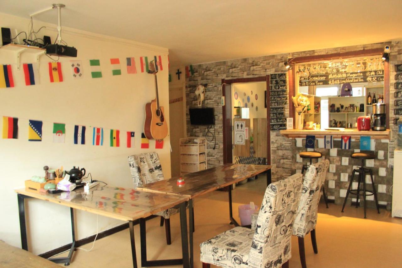 First Met Backpackers Hostel เฉิงเต๋อ ภายนอก รูปภาพ